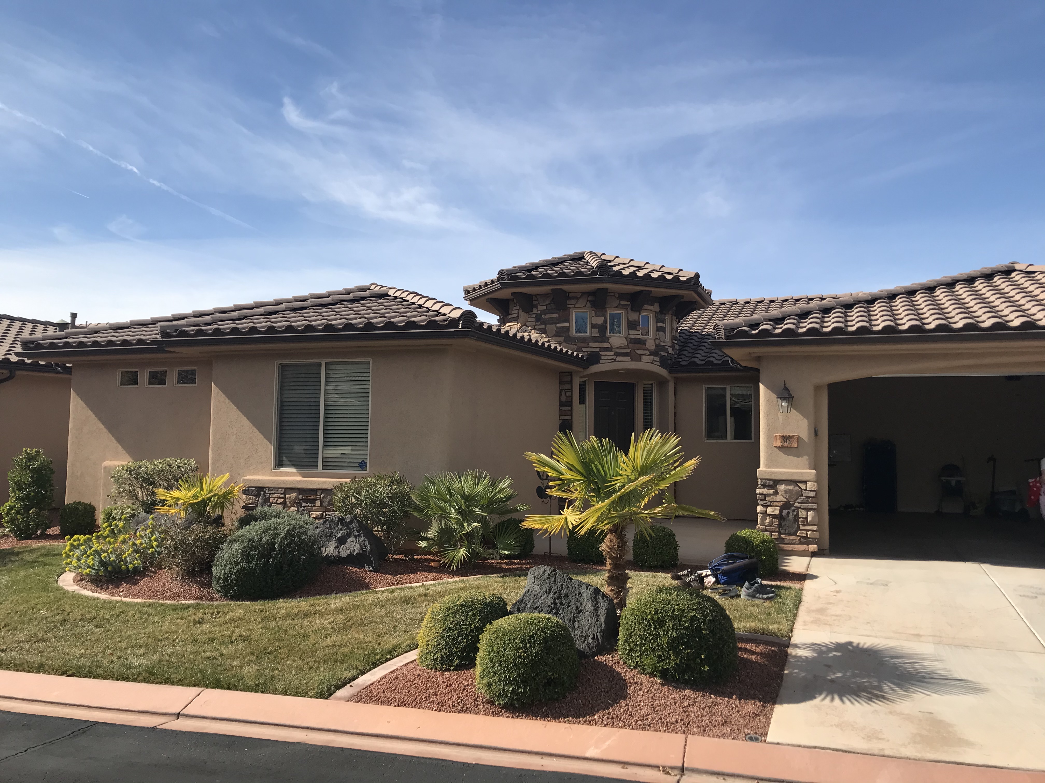 RYZE window cleaning crew at Utah County home